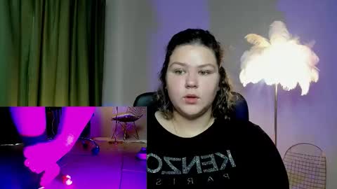 Snapshot of florenceanderson_ chatting on 10/14/25, 09:32 florenceanderson_ online show from 10/14/25, 09:32