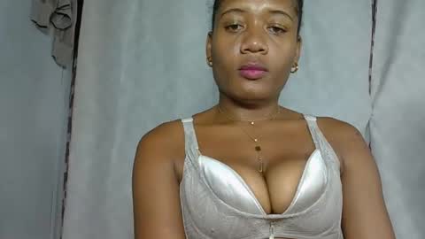florencia011 online show from 01/22/25, 07:03