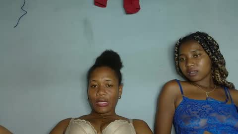 florencia011 online show from 01/25/25, 06:57