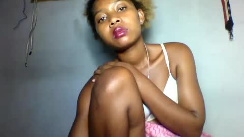 florencia011 online show from 01/29/25, 12:01