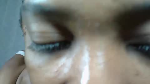 florencia011 online show from 02/01/25, 11:43