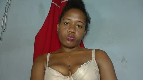 florencia011 online show from 02/02/25, 06:20