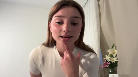 Snapshot of floret_joy chatting on 10/04/25, 02:26 ALICE online show from 10/04/25, 02:26