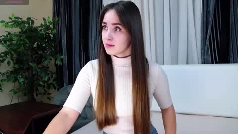 Snapshot of flouvet chatting on 09/20/25, 08:59 Flouvet online show from 09/20/25, 08:59