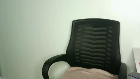 Snapshot of flower748 chatting on 04/10/26, 04:23 flower748 online show from 04/10/26, 04:23