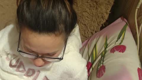 say meow and send tip  online show from 12/17/24, 01:16