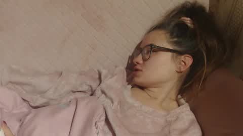 say meow and send tip  online show from 11/21/25, 01:43