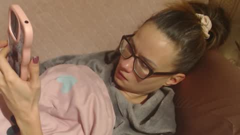 say meow and send tip  online show from 12/04/25, 06:38