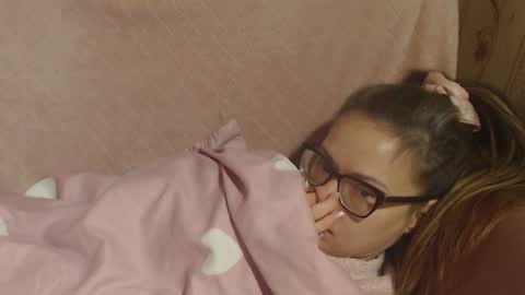 say meow and send tip  online show from 01/15/26, 07:35