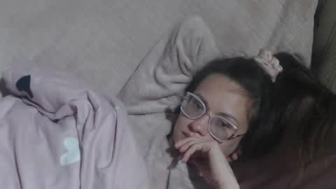 Snapshot of flowercandydoll chatting on 04/18/26, 05:17 say meow and send tip online show from 04/18/26, 05:17