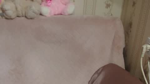 Snapshot of flowercandydoll chatting on 04/19/26, 06:21 say meow and send tip online show from 04/19/26, 06:21