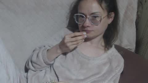 Snapshot of flowercandydoll chatting on 04/22/26, 06:53 say meow and send tip online show from 04/22/26, 06:53