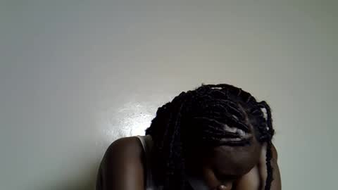 flowerdiva002 online show from 11/25/25, 11:05