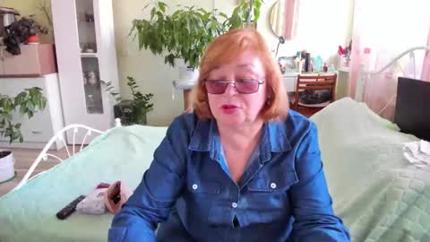 Flowerlower online show from 09/28/25, 08:20