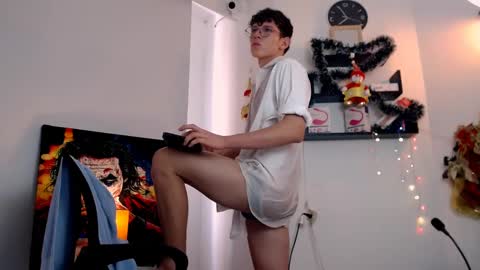 flowers109 online show from 12/17/24, 07:59