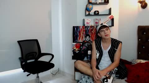 flowers109 online show from 03/11/25, 09:15