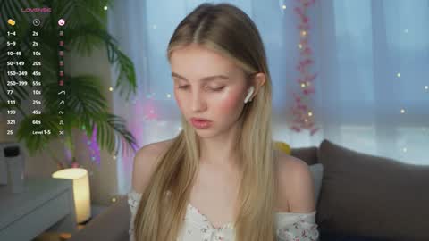 Adeline online show from 02/06/25, 08:07