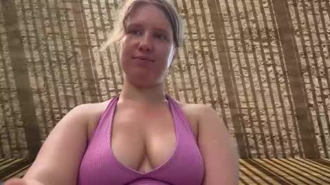 Snapshot of fluffy_bunnyxxx chatting on 04/15/26, 06:31 fluffy_bunnyxxx online show from 04/15/26, 06:31