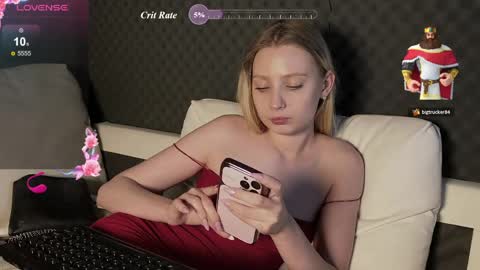 fluffy_cloude online show from 05/29/26, 06:50