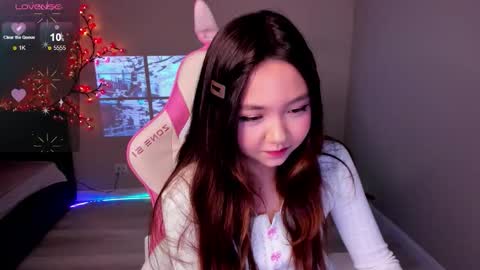 Snapshot of fluffy_rose chatting on 11/01/25, 11:40 Rose online show from 11/01/25, 11:40