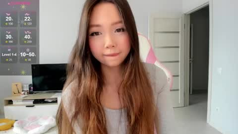 Snapshot of fluffy_rose chatting on 04/03/26, 03:37 Rose online show from 04/03/26, 03:37