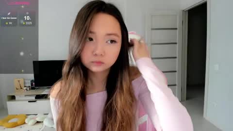 Snapshot of fluffy_rose chatting on 04/07/26, 03:18 Rose online show from 04/07/26, 03:18