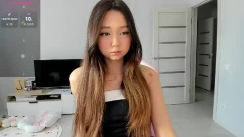 Snapshot of fluffy_rose chatting on 04/24/26, 04:15 Rose online show from 04/24/26, 04:15