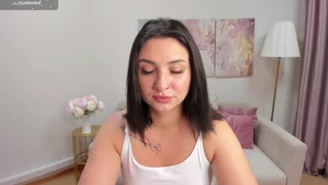 Lina online show from 07/14/26, 12:02
