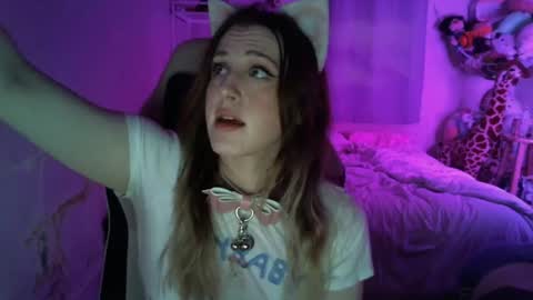 Snapshot of fluxsux chatting on 04/22/26, 01:45 Flux online show from 04/22/26, 01:45