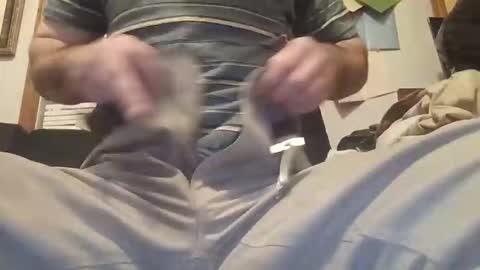 Snapshot of flyyguy69 chatting on 12/05/25, 11:41 flyyguy69 online show from 12/05/25, 11:41