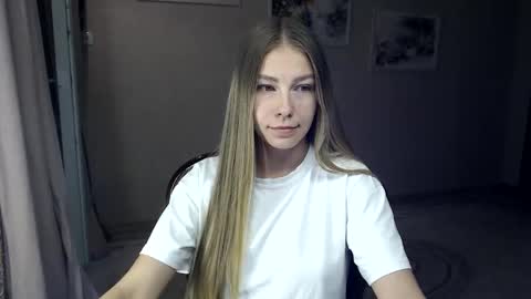 Molli  Ready for any play with you. Hottest show in pvt  Help a student earn big tokens  online show from 09/22/25, 08:44