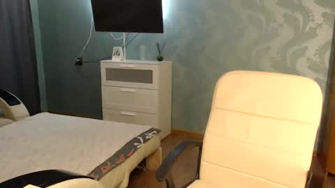 Snapshot of fofhcf chatting on 04/20/26, 11:28 Molli Ready for any play with you. Hottest show in pvt Help a student earn big tokens online show from 04/20/26, 11:28