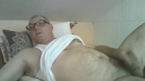 Snapshot of fojtik chatting on 10/19/25, 10:32 Fojtik online show from 10/19/25, 10:32