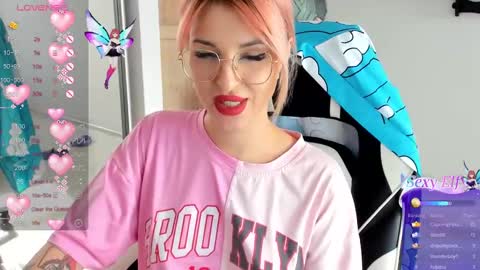 Snapshot of folinskaayaa chatting on 03/06/25, 08:08 folinskaayaa online show from 03/06/25, 08:08