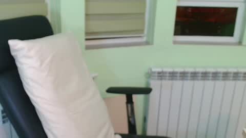 independent model online show from 12/09/24, 08:54