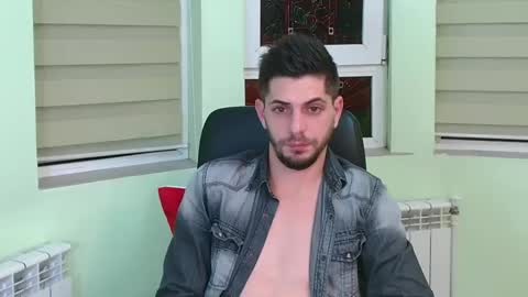 independent model online show from 01/14/25, 09:30