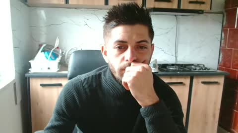 independent model online show from 02/19/25, 11:38