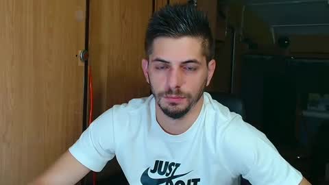 independent model online show from 09/16/25, 06:31