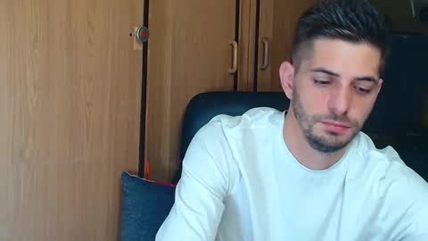 independent model online show from 09/27/25, 04:56