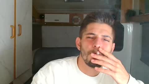 independent model online show from 10/23/25, 05:23