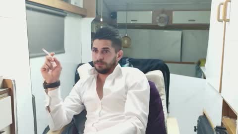 independent model online show from 05/25/26, 07:53