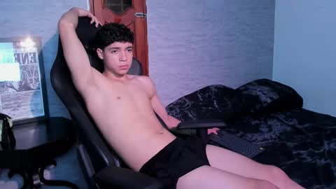 Snapshot of foniland_ chatting on 03/14/26, 12:28 Foni online show from 03/14/26, 12:28