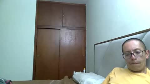 fonzi_flores online show from 10/05/25, 01:09