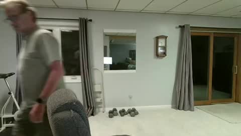 Snapshot of foodforcatfists chatting on 09/17/25, 02:24 foodforcatfists online show from 09/17/25, 02:24