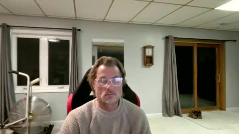 Snapshot of foodforcatfists chatting on 02/04/26, 05:35 foodforcatfists online show from 02/04/26, 05:35