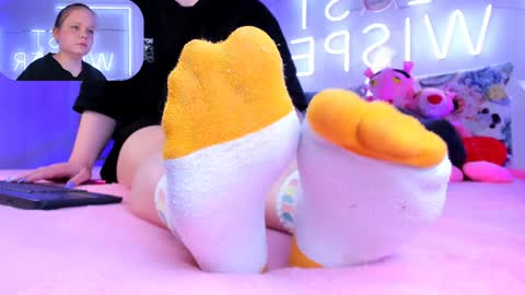 Snapshot of footfetish_baby chatting on 12/09/24, 04:37 Molly online show from 12/09/24, 04:37