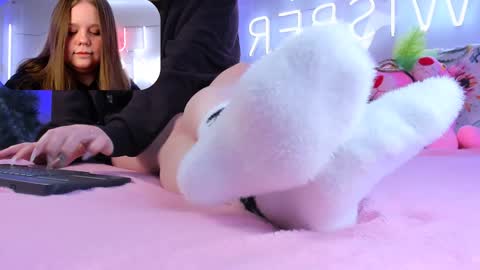 Snapshot of footfetish_baby chatting on 01/10/25, 05:13 Molly online show from 01/10/25, 05:13