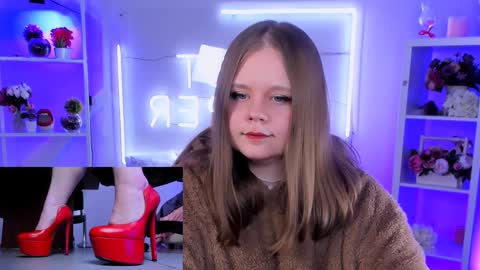 Snapshot of footfetish_baby chatting on 02/07/25, 11:03 Molly online show from 02/07/25, 11:03