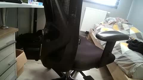 Snapshot of footlovverrr chatting on 11/17/25, 12:22 footlovverrr online show from 11/17/25, 12:22