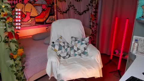 Snapshot of forest_lina chatting on 12/08/24, 09:57 online show from 12/08/24, 09:57